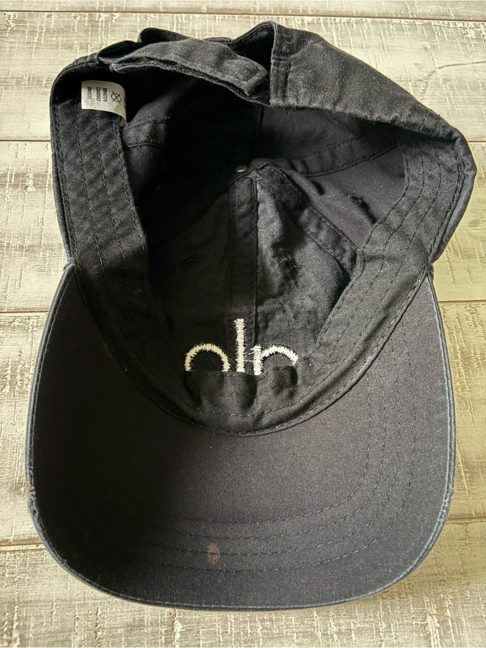 ALO Yoga Black Baseball Cap - Picture 6 of 6